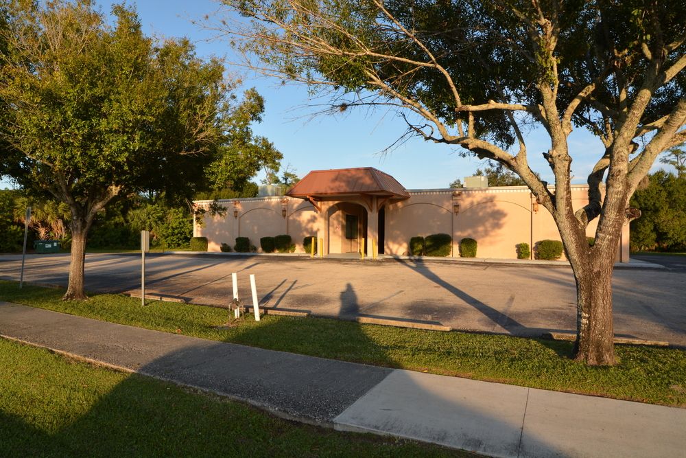 Office Building for Sale near Sunseeker Resort: 4054 Beaver Ln, Port Charlotte, FL 33952